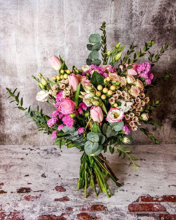 ¡Celebra el Día de la Madre con flores frescas y hermosas de www.floristeriaslart.es en Coslada, San Fernando de Henares y El Cañaveral!